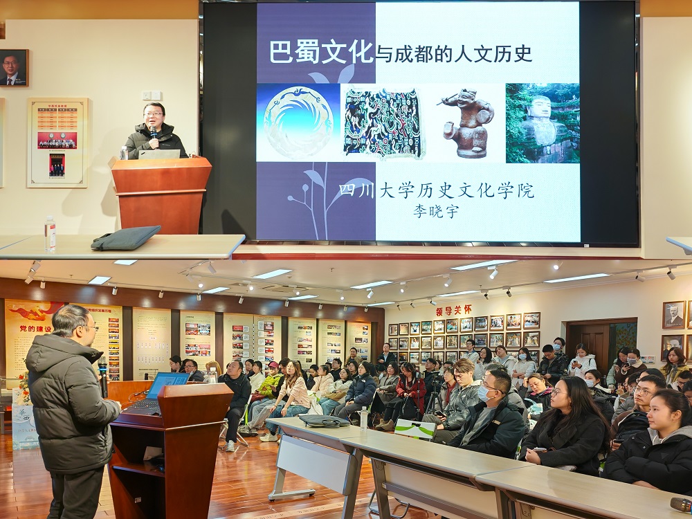 新闻稿照片 - 压缩.jpg